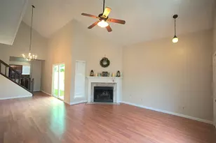 133 Cotton Dr, Lake Jackson, TX 77566 - Photo 7