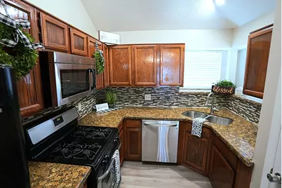 133 Cotton Drive, Lake Jackson, TX 77566 - Photo 13