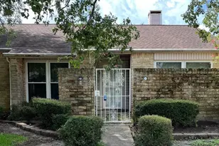 10909 Glenwolde Dr, Houston, TX 77099 - Photo 7