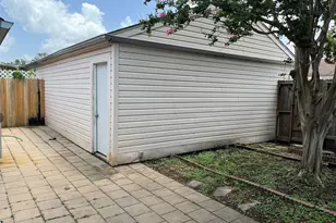 10909 Glenwolde Dr, Houston, TX 77099 - Photo 3