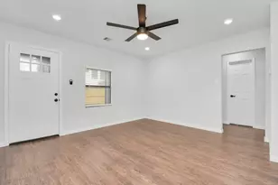 262 De Boll St, Houston, TX 77022 - Photo 3