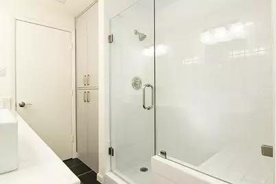 5000 Montrose Boulevard #9D, Houston, TX 77006 - Photo 9