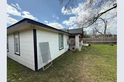 5715 Belarbor Street, Houston, TX 77033 - Photo 9