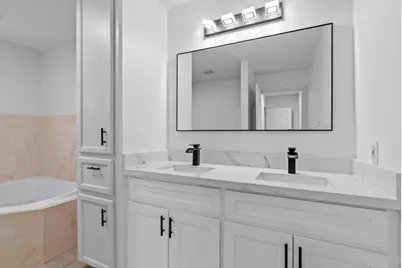 710 W 10th Street, Houston, TX 77008 - Photo 9