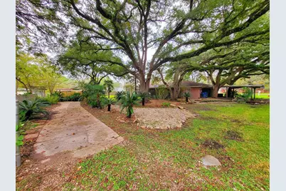 706 Maple Street, Sweeny, TX 77480 - Photo 47