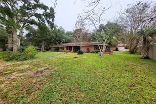 706 Maple St, Sweeny, TX 77480 - Photo 5