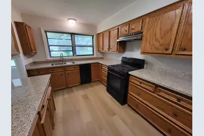 706 Maple Street, Sweeny, TX 77480 - Photo 11