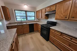 706 Maple St, Sweeny, TX 77480 - Photo 11