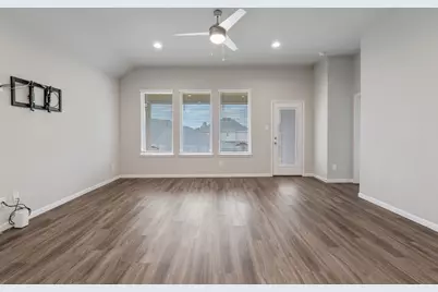 475 Westlake Landing, Conroe, TX 77304 - Photo 5