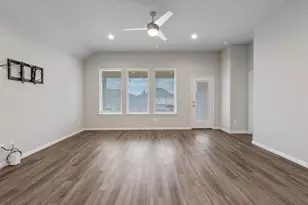 475 Westlake Lndg, Conroe, TX 77304 - Photo 5