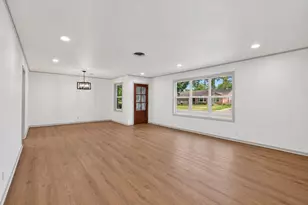 5619 Warm Springs Rd, Houston, TX 77035 - Photo 5