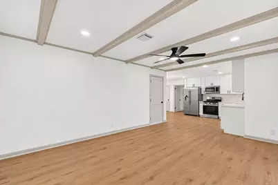 5619 Warm Springs Road, Houston, TX 77035 - Photo 17