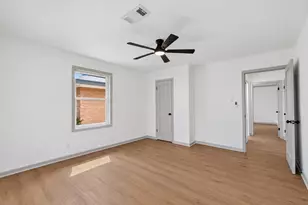 5619 Warm Springs Rd, Houston, TX 77035 - Photo 29