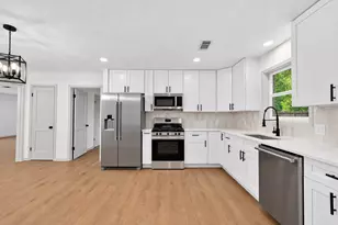 5619 Warm Springs Rd, Houston, TX 77035 - Photo 13