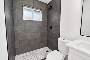 5619 Warm Springs Rd, Houston, TX 77035 - Photo 27