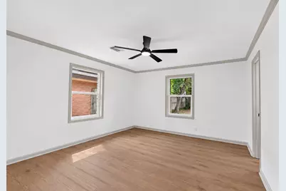5619 Warm Springs Road, Houston, TX 77035 - Photo 23