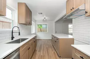 11223 Voltaire Dr, Houston, TX 77065 - Photo 17