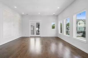 1114 W 15th 1/2 St, Houston, TX 77008 - Photo 17