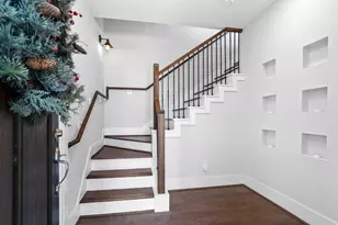 1114 W 15th 1/2 St, Houston, TX 77008 - Photo 9