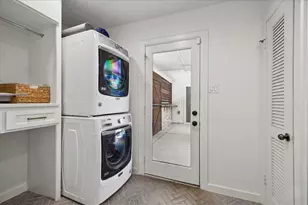 10914 Tupper Lake Dr, Houston, TX 77042 - Photo 21