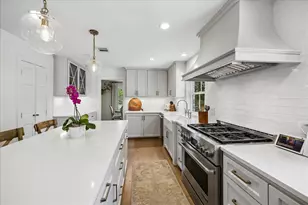 10914 Tupper Lake Dr, Houston, TX 77042 - Photo 5