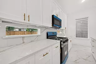 7719 Bowen St, Houston, TX 77051 - Photo 17