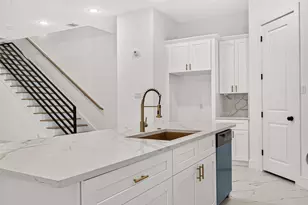 7719 Bowen St, Houston, TX 77051 - Photo 15