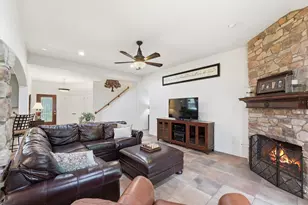 15420 Queen Elizabeth Ct, Montgomery, TX 77316 - Photo 9