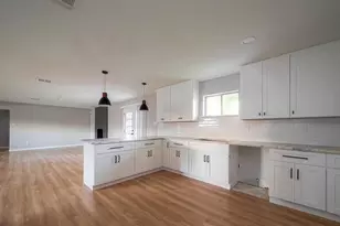 4800 Country Club View, Baytown, TX 77521 - Photo 15