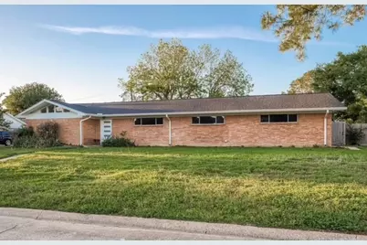 4800 Country Club View, Baytown, TX 77521 - Photo 3