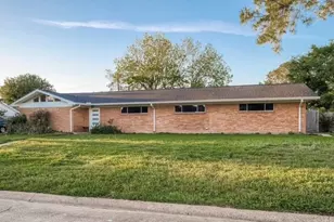 4800 Country Club View, Baytown, TX 77521 - Photo 3