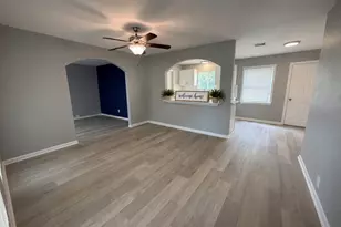 5715 Lakefield Dr, Houston, TX 77033 - Photo 5