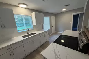 5715 Lakefield Dr, Houston, TX 77033 - Photo 9