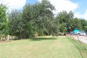 2107 Maryland St, Baytown, TX 77520 - Photo 1