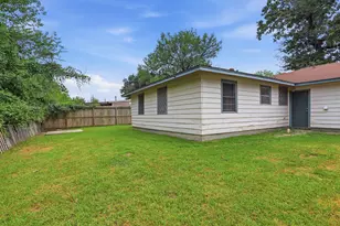 9242 Forest View St, Houston, TX 77078 - Photo 33