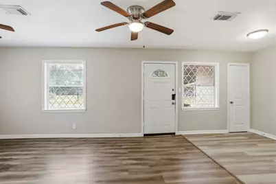 9242 Forest View Street, Houston, TX 77078 - Photo 13