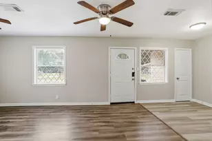 9242 Forest View St, Houston, TX 77078 - Photo 13