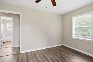 9242 Forest View St, Houston, TX 77078 - Photo 25