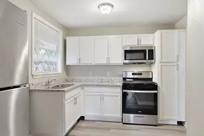9242 Forest View Street, Houston, TX 77078 - Photo 15
