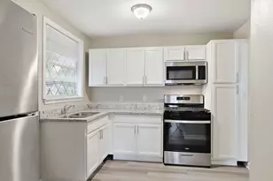 9242 Forest View St, Houston, TX 77078 - Photo 15