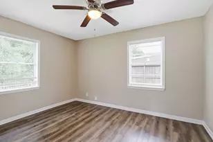9242 Forest View St, Houston, TX 77078 - Photo 23