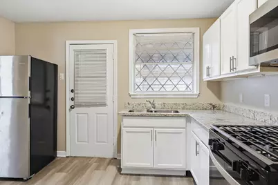 9242 Forest View Street, Houston, TX 77078 - Photo 17
