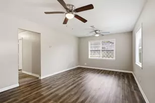 9242 Forest View St, Houston, TX 77078 - Photo 19