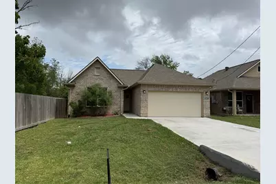 4427 17th St, Bacliff, TX 77518 - Photo 1