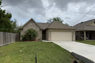 4427 17th St, Bacliff, TX 77518 - Photo 1