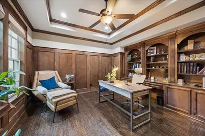 22 N Player Manor Circle, The Woodlands, TX 77382 - Photo 9