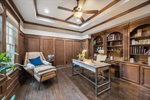 22 N Player Manor Cir, The Woodlands, TX 77382 - Photo 9