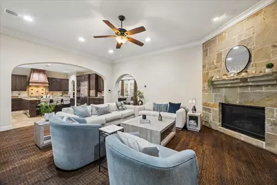 22 N Player Manor Circle, The Woodlands, TX 77382 - Photo 11