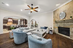 22 N Player Manor Cir, The Woodlands, TX 77382 - Photo 11