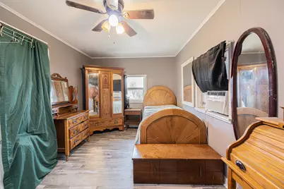 406 S Owensville Street, Franklin, TX 77856 - Photo 31